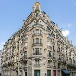 Luxury Living In Passy